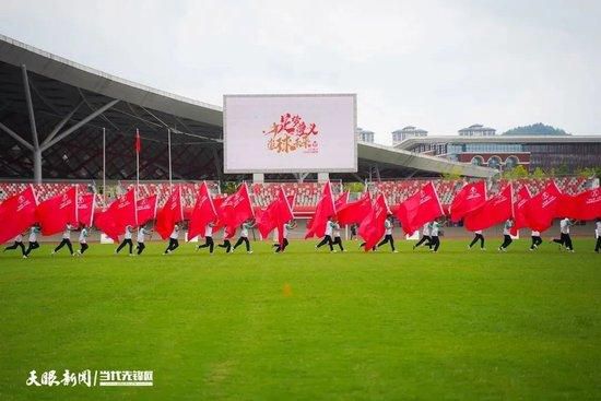 中国电影导演协会会长、著名导演李少红，著名演员涂们、徐璐，歌剧表演艺术家金曼，知名博主李晖，卡地亚中国区首席执行官李汉龙先生（Renaud Litré）皆莅临晚宴现场